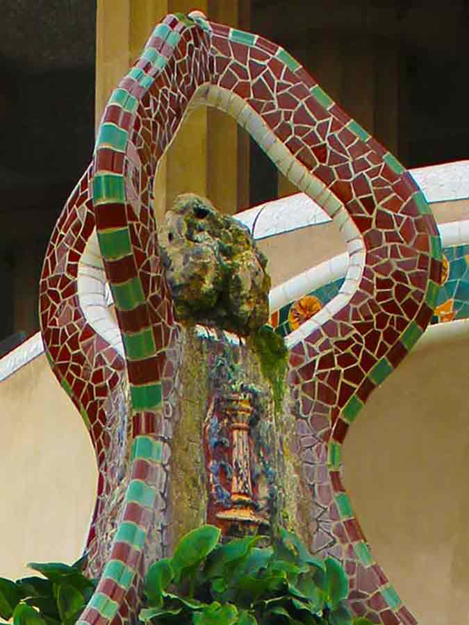 Antoni Gaudi, Güell Park sculpture, photo by Wiesław Sadurski