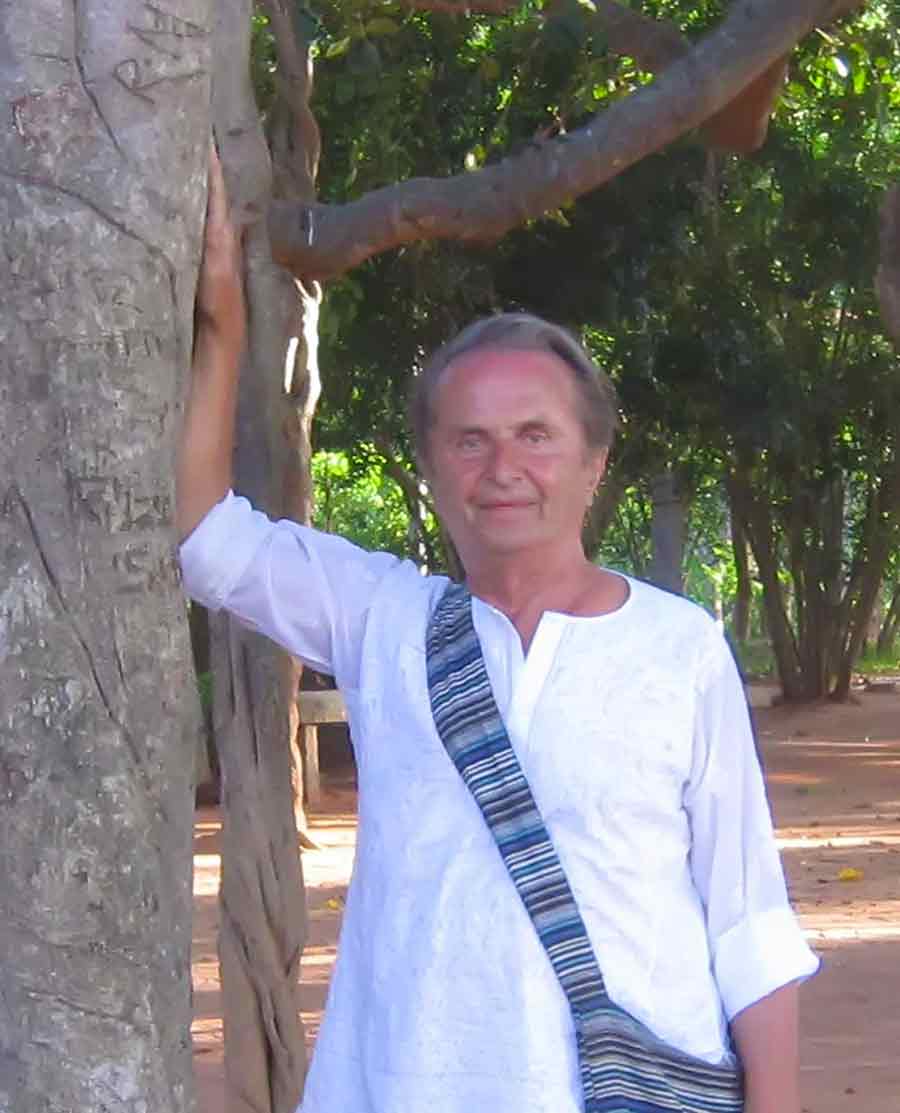 Wiesław Sadurski at Banyan Tree, photo by Wiesław Sadurski