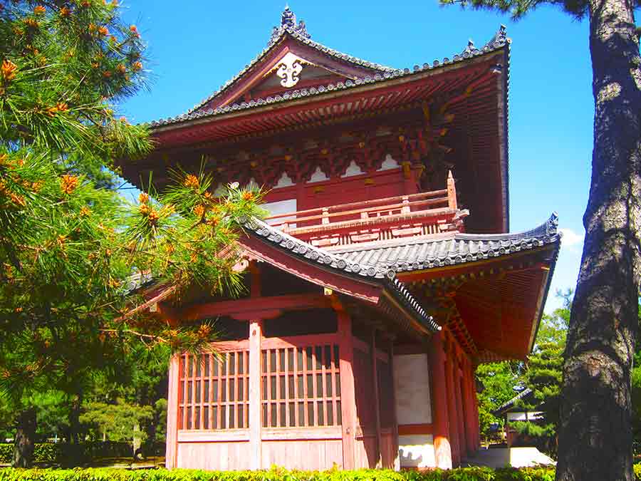 Mountain Gate Temple in Kyoto, photo by Wiesław Sadurski