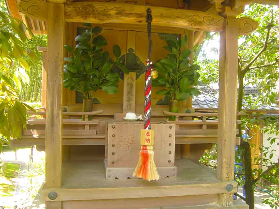 Alter Ginkakuji Temple in Kyoto, photo by Wiesław Sadurski